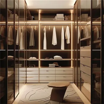 Holzgarderobe ohne Türen